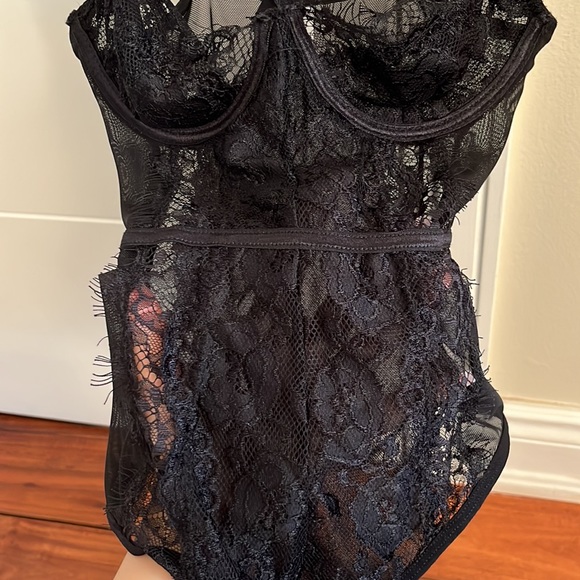 Fashion Nova Size XS Sexy Lace Mesh Lingerie's Style Bodysuit - Picture 4 of 9